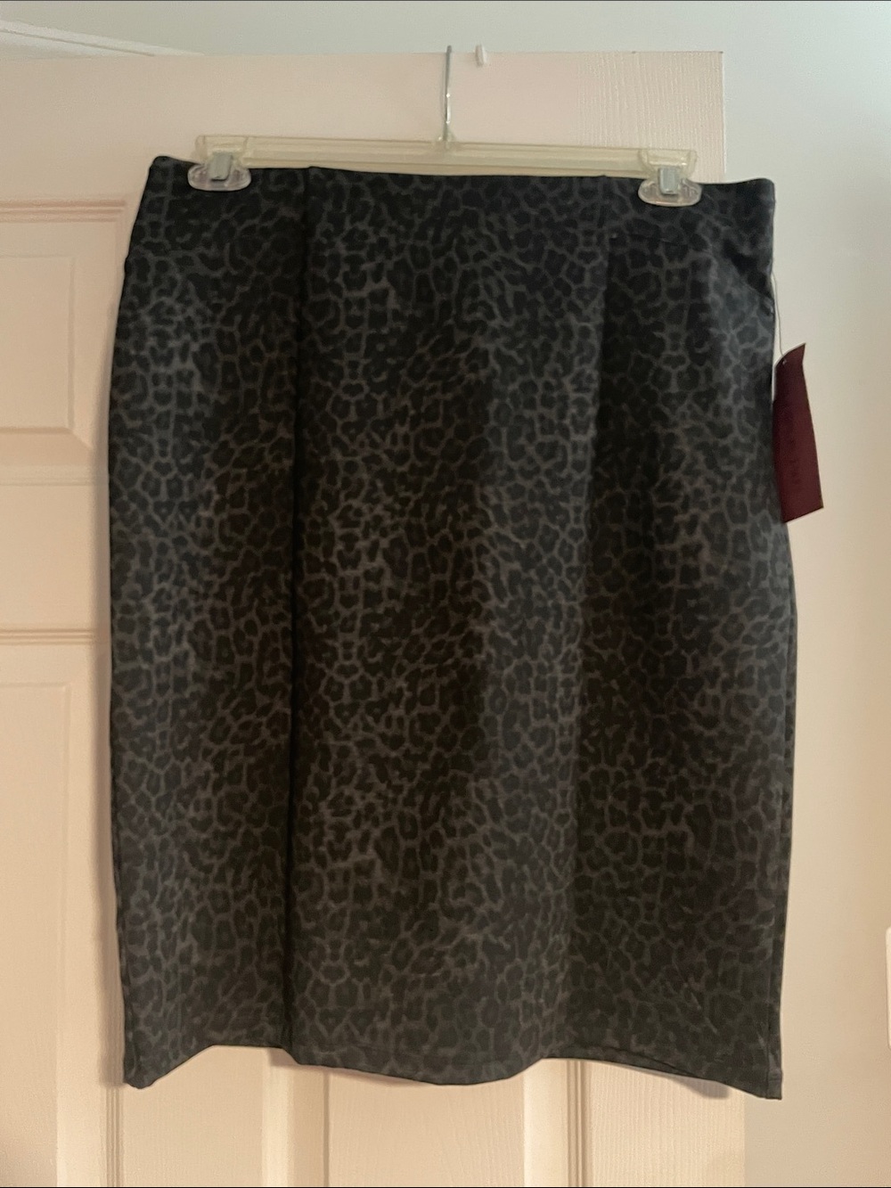 Leopard-Print Charcoal Pencil Skirt
